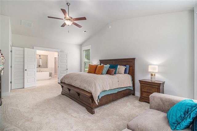 2 Whites Pond Road, Moreland, GA 30259