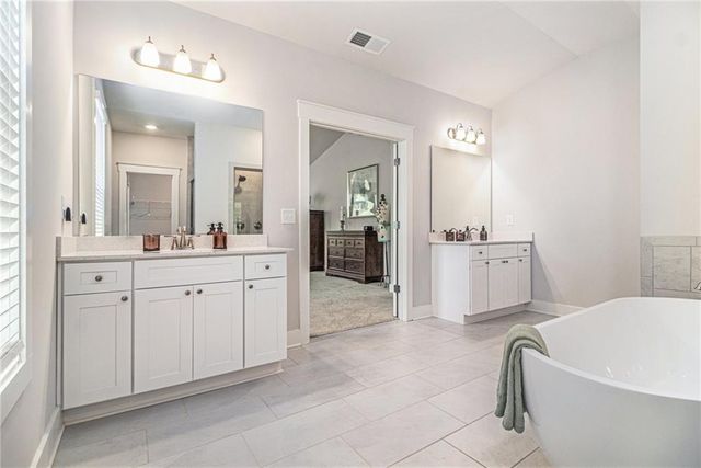 2 Whites Pond Road, Moreland, GA 30259