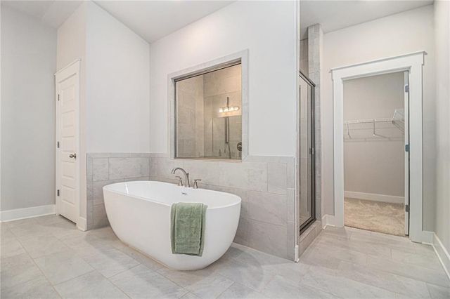 2 Whites Pond Road, Moreland, GA 30259