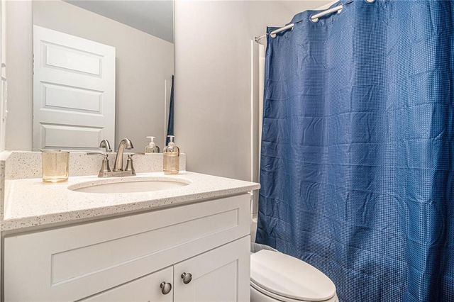 2 Whites Pond Road, Moreland, GA 30259