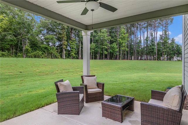 2 Whites Pond Road, Moreland, GA 30259