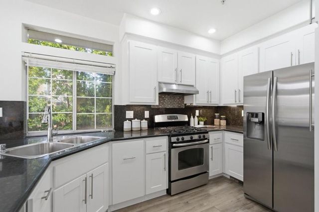 1171 La Rochelle Terrace G, Sunnyvale, CA 94089
