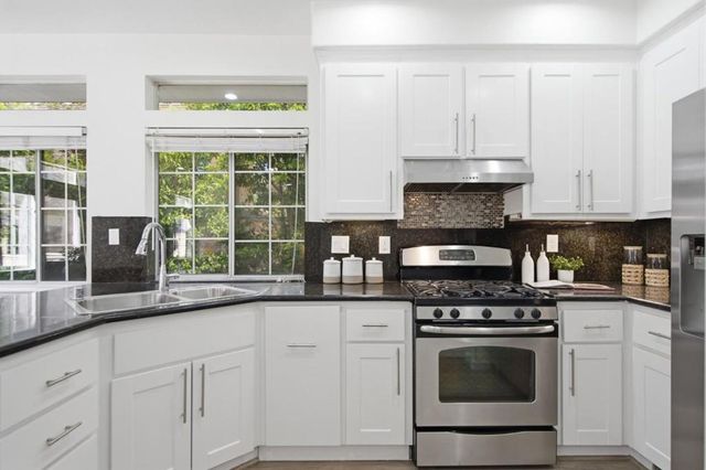 1171 La Rochelle Terrace G, Sunnyvale, CA 94089