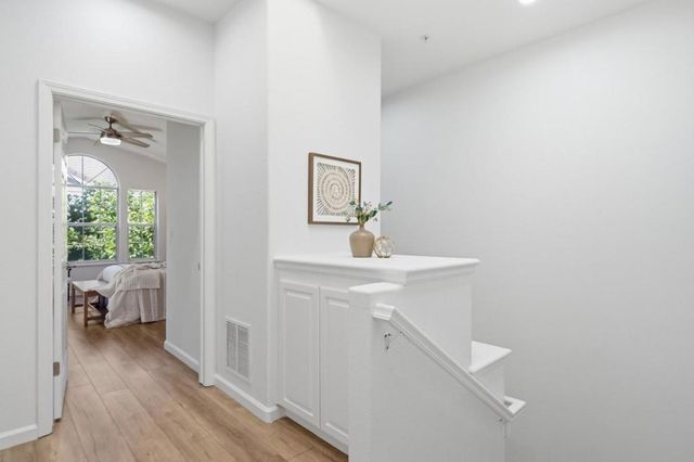 1171 La Rochelle Terrace G, Sunnyvale, CA 94089