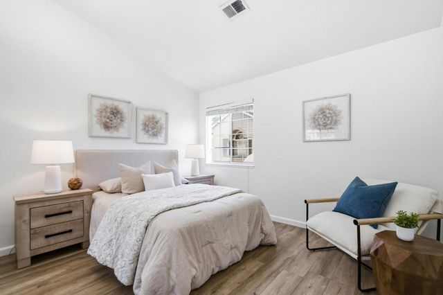 1171 La Rochelle Terrace G, Sunnyvale, CA 94089