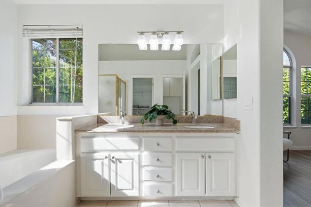 1171 La Rochelle Terrace G, Sunnyvale, CA 94089
