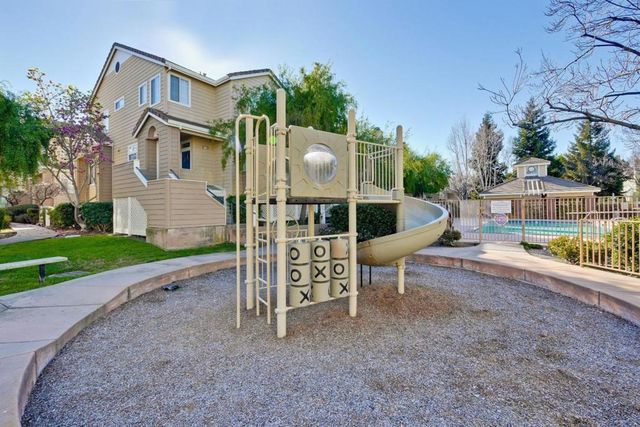 1171 La Rochelle Terrace G, Sunnyvale, CA 94089