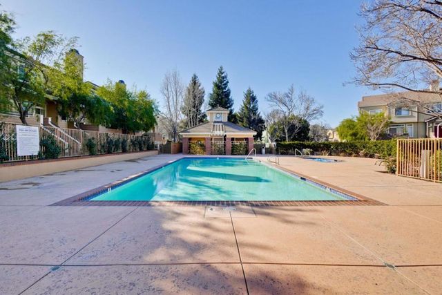 1171 La Rochelle Terrace G, Sunnyvale, CA 94089