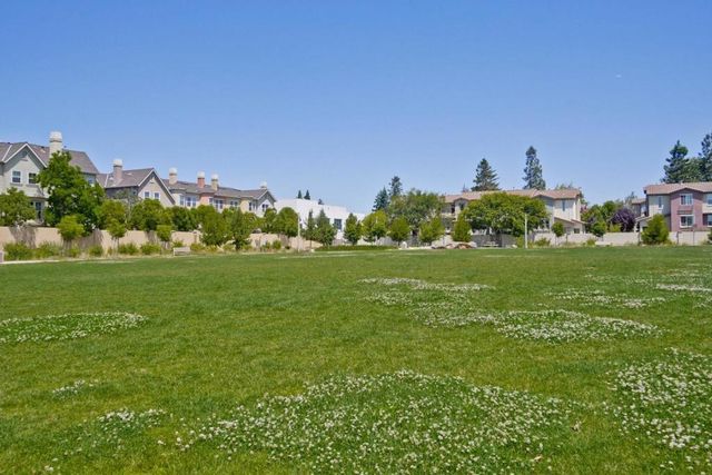 1171 La Rochelle Terrace G, Sunnyvale, CA 94089