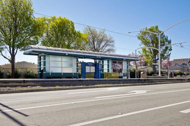 1171 La Rochelle Terrace G, Sunnyvale, CA 94089