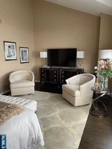 50 Grand Cove Way G50, Edgewater, NJ 07020