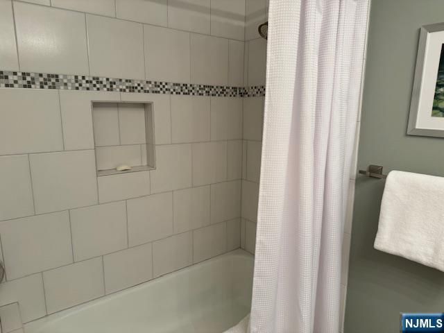 50 Grand Cove Way G50, Edgewater, NJ 07020