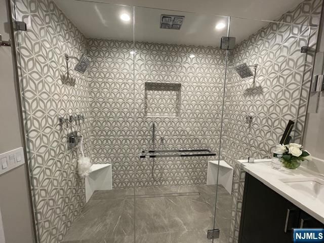 50 Grand Cove Way G50, Edgewater, NJ 07020