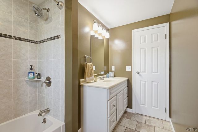 7728 Tirrell Hill Circle, Clay, NY 13090