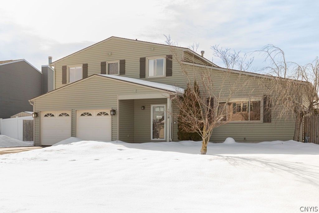 7728 Tirrell Hill Circle, Clay, NY 13090