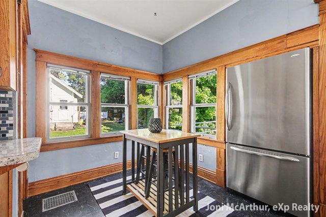 504 W Grove Street, Greenville, MI 48838