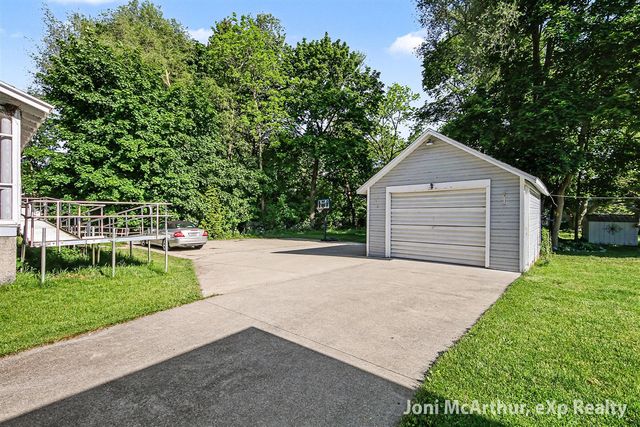 504 W Grove Street, Greenville, MI 48838