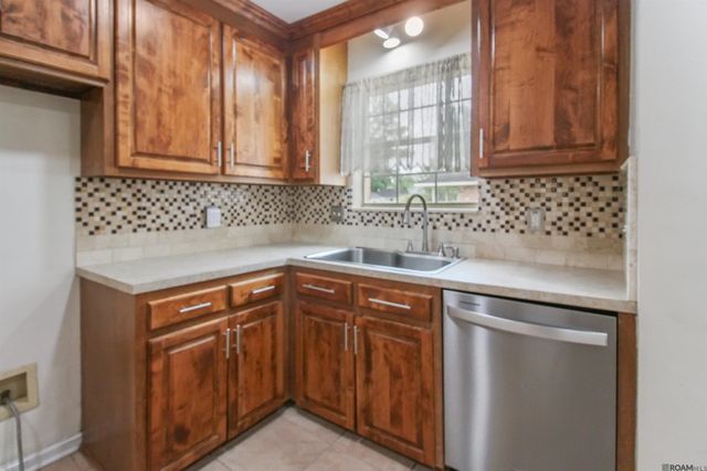 1847 Michel Delving Rd, Baton Rouge, LA 70810