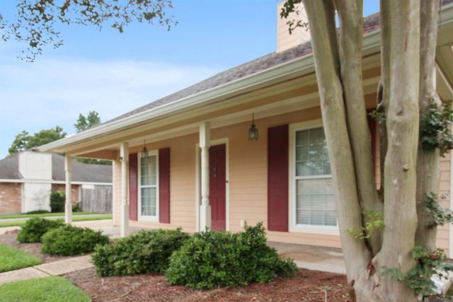 1847 Michel Delving Rd, Baton Rouge, LA 70810