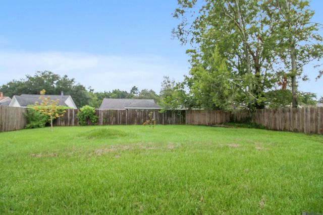1847 Michel Delving Rd, Baton Rouge, LA 70810