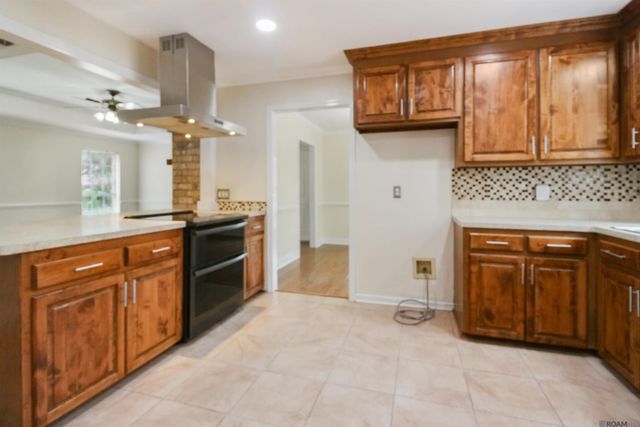1847 Michel Delving Rd, Baton Rouge, LA 70810