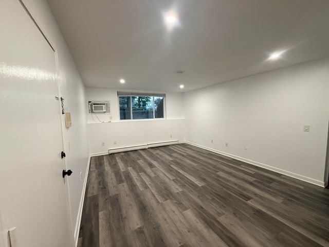 307 W Main Street APT 1, Hyannis, MA 02601