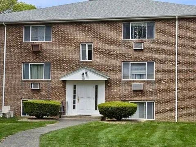 307 W Main Street APT 1, Hyannis, MA 02601
