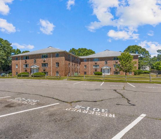 307 W Main Street APT 1, Hyannis, MA 02601