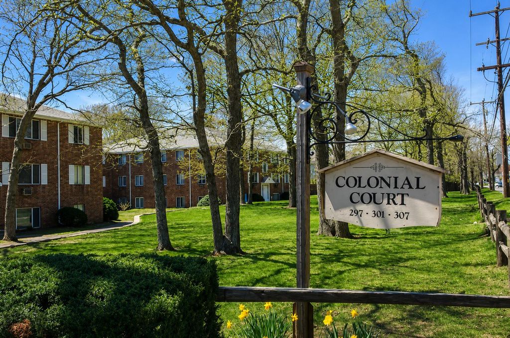 307 W Main Street APT 1, Hyannis, MA 02601