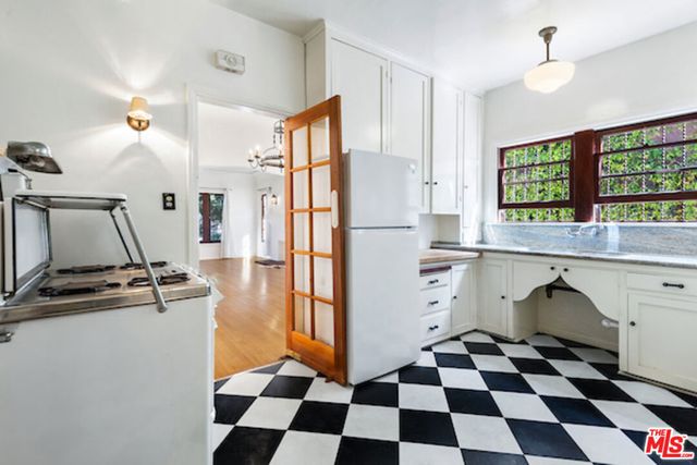 419 N Ogden Drive, Los Angeles, CA 90036