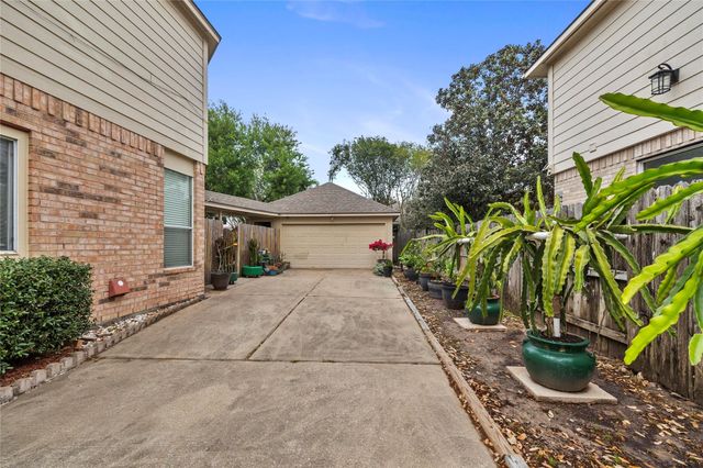 2619 Landera Court, Pearland, TX 77584