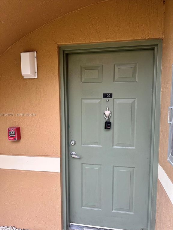 8050 N Nob Hill Rd 102, Tamarac, FL 33321