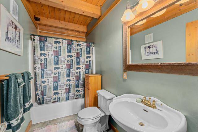 1076 Starvation Lake Rd, Colville, WA 99114