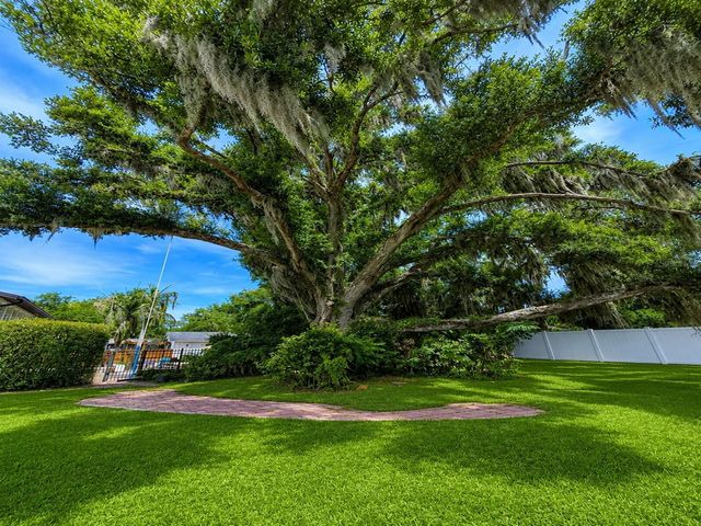 LAKE AVE, Clermont, FL 34711