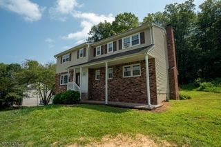 16 Hemlock Dr, Vernon Twp., NJ 07461