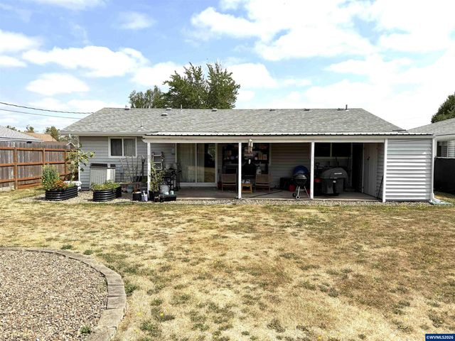 2514 Pine Ln SE, Albany, OR 97322