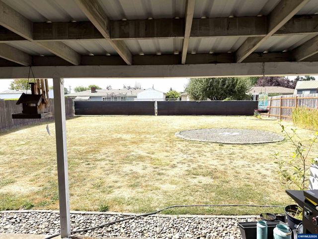 2514 Pine Ln SE, Albany, OR 97322