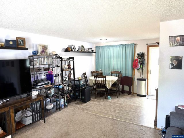 2514 Pine Ln SE, Albany, OR 97322