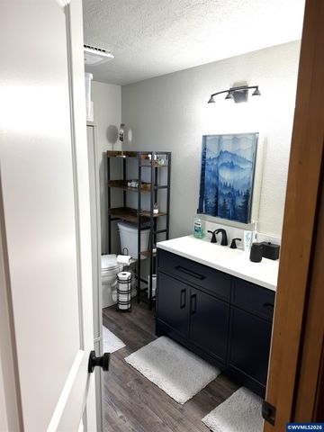 2514 Pine Ln SE, Albany, OR 97322