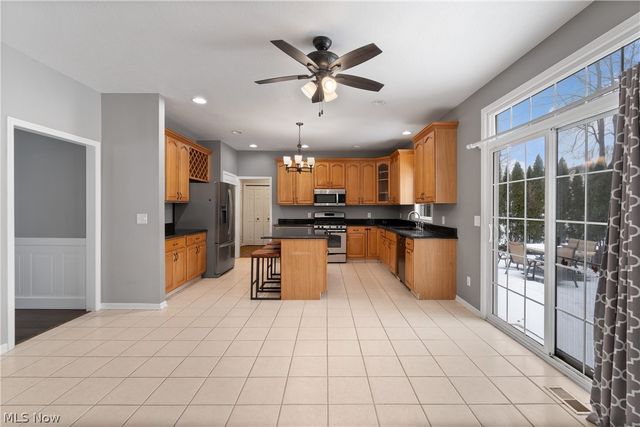 477 Misty Lane, Akron, OH 44321