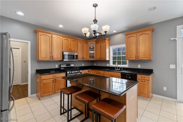 477 Misty Lane, Akron, OH 44321