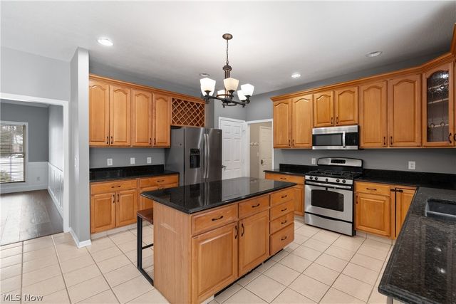 477 Misty Lane, Akron, OH 44321