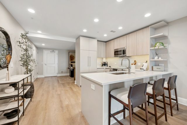 850 N Lake Shore Drive 1302, Chicago, IL 60611