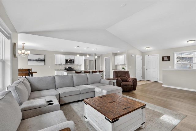 3709 Prairie Falcon Pass, Beloit, WI 53511