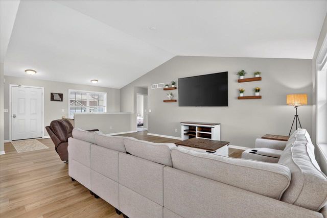 3709 Prairie Falcon Pass, Beloit, WI 53511