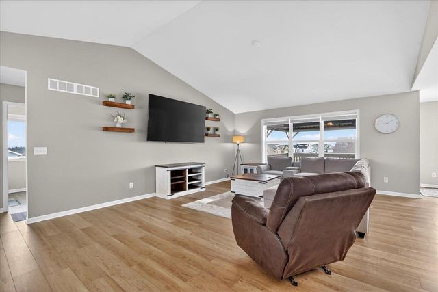 3709 Prairie Falcon Pass, Beloit, WI 53511