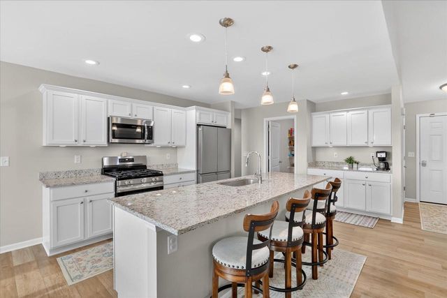 3709 Prairie Falcon Pass, Beloit, WI 53511