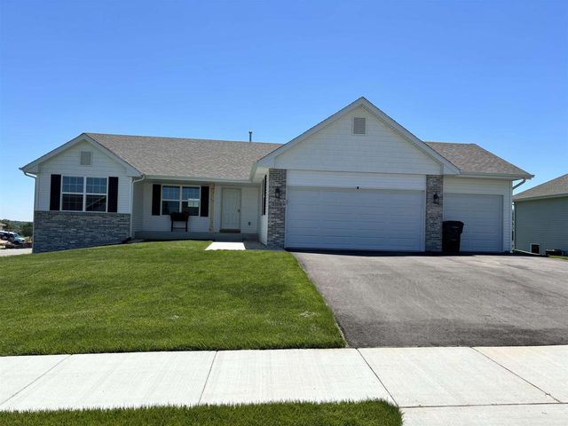 3709 Prairie Falcon Pass, Beloit, WI 53511