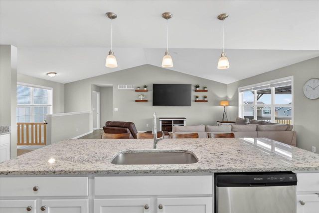 3709 Prairie Falcon Pass, Beloit, WI 53511