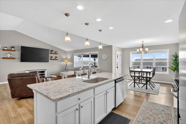 3709 Prairie Falcon Pass, Beloit, WI 53511